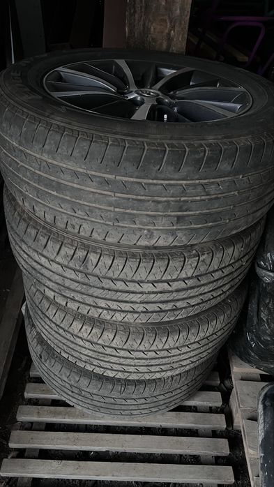 245/60 r18 продам резину комплект с дисками