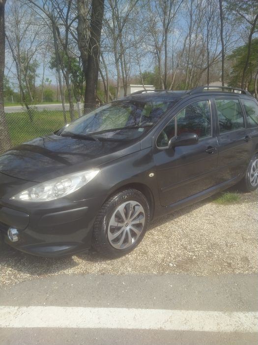 Продавам Пежо 307 хди дизел