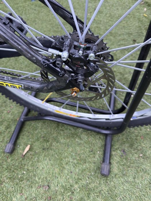 Карбонов Scott 26 цола гуми