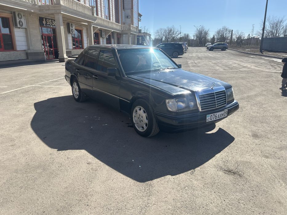 Mersedes-benz e200 (124)