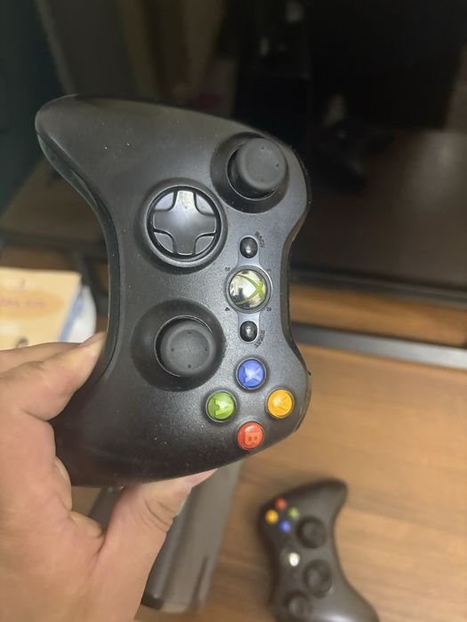 Продам xbox 360 в рабочем состоянии