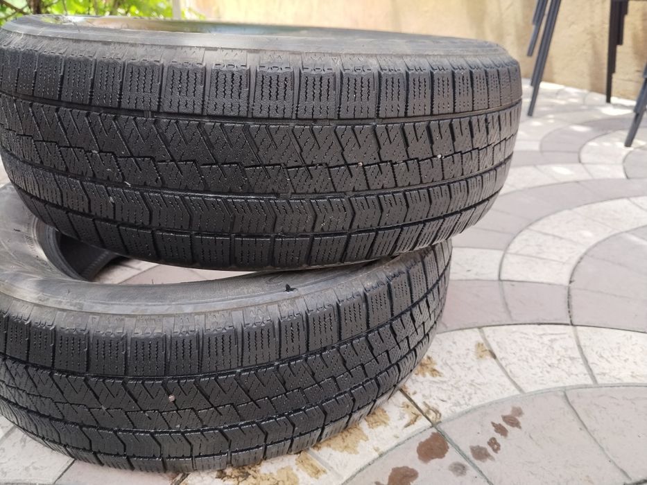 Продам резину Bridgestone ( пара )