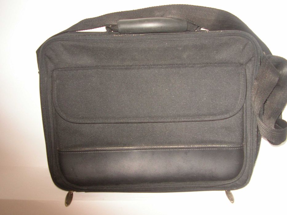 vand geanta laptop  noua,nefolosita.