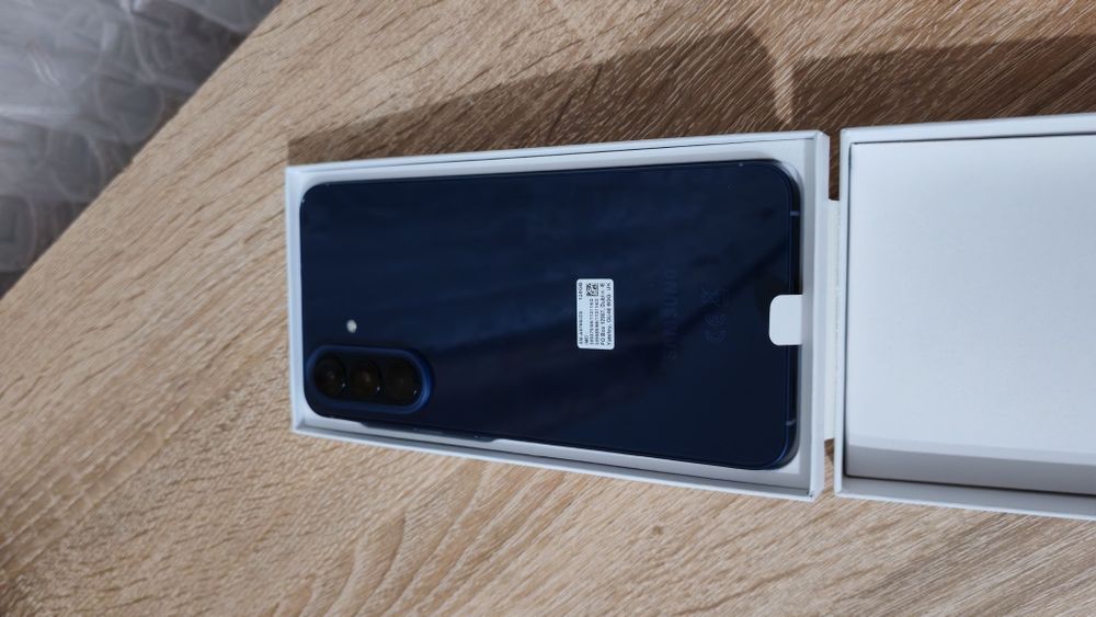 Samsung A57 5G 8/128 NOU!!!
