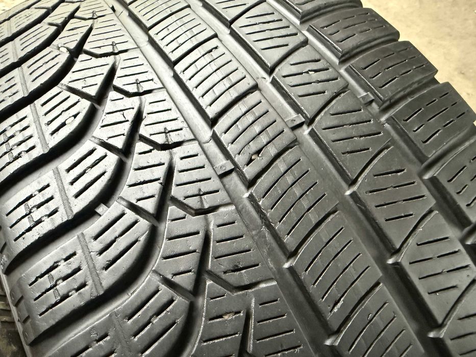 2x Anvelope Iarna 245/50 R19 - Pirelli P Zero Winter cu steluta BMW