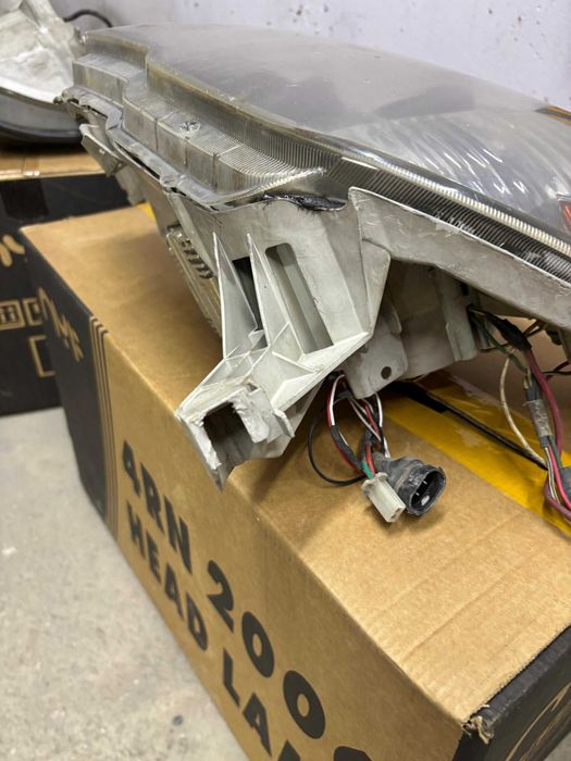 Фары Toyota 4Runner 2006г