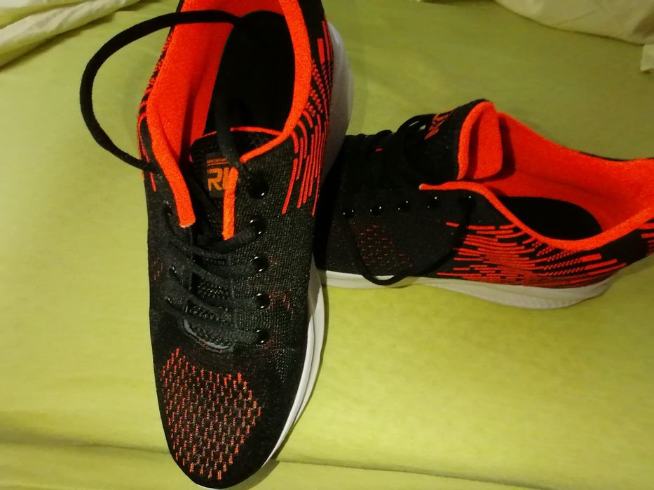 Маратонки "RUN".