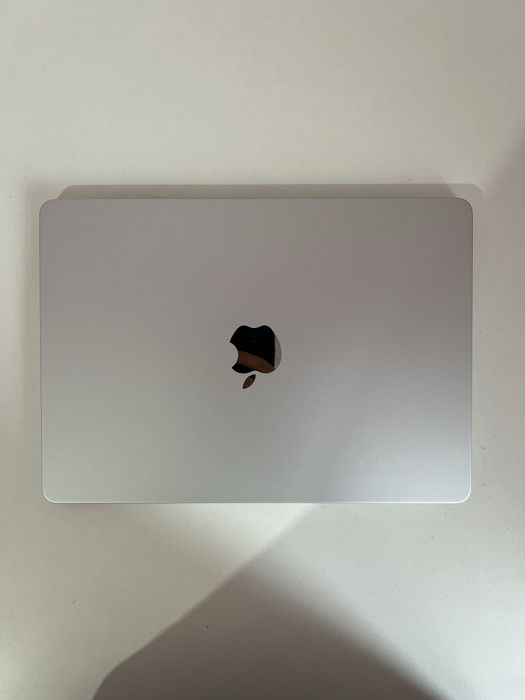 MacBook air M3 2024, 8gb, 256gb