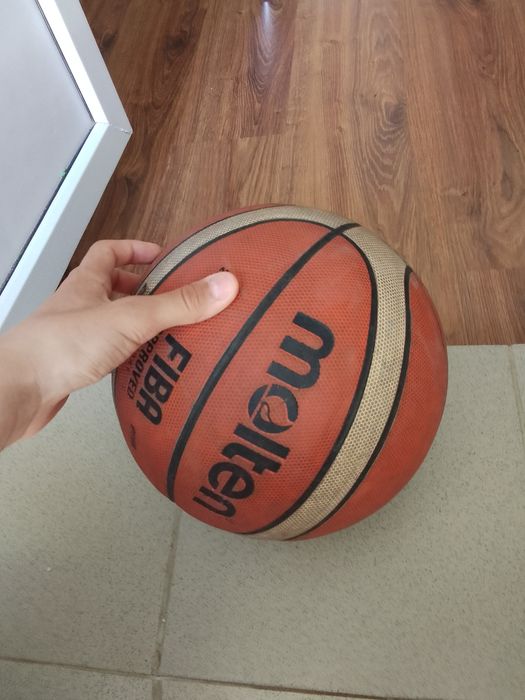 Продаю баскетбольный мяч