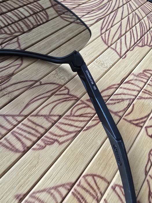 Слънчеви очила Oakley Sutro