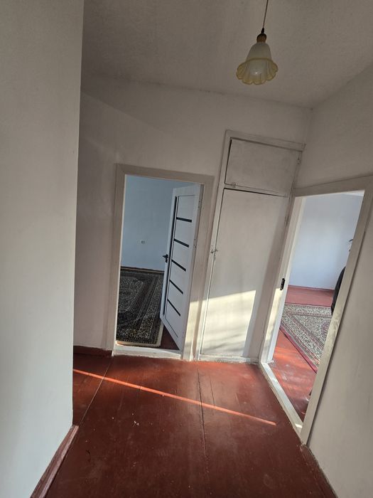 Аренда 3 хона 4 этаж оилага гор гаи Зебодан 1 куча пастда