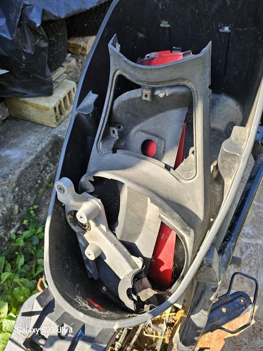 Скутер цял Yamaha Majesty 150(каквото е налично) или на части