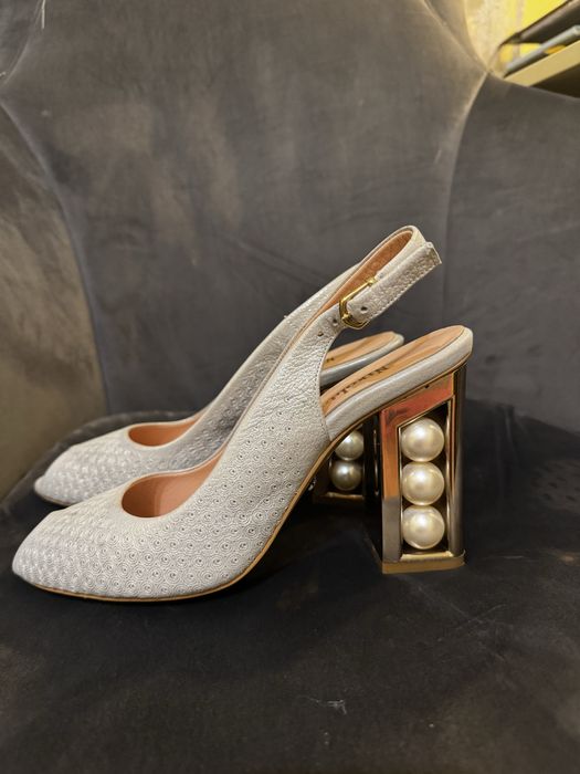 Сиви дамски токчета от естествена кожа на Nikolinni