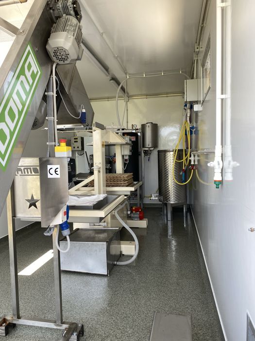 Linie mobilă producție suc mere – presă + pasteurizator + Bag-in-Box – remorcă 2021