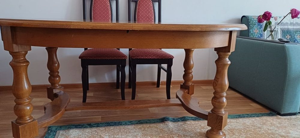 Стол дубовый и 12 стульев