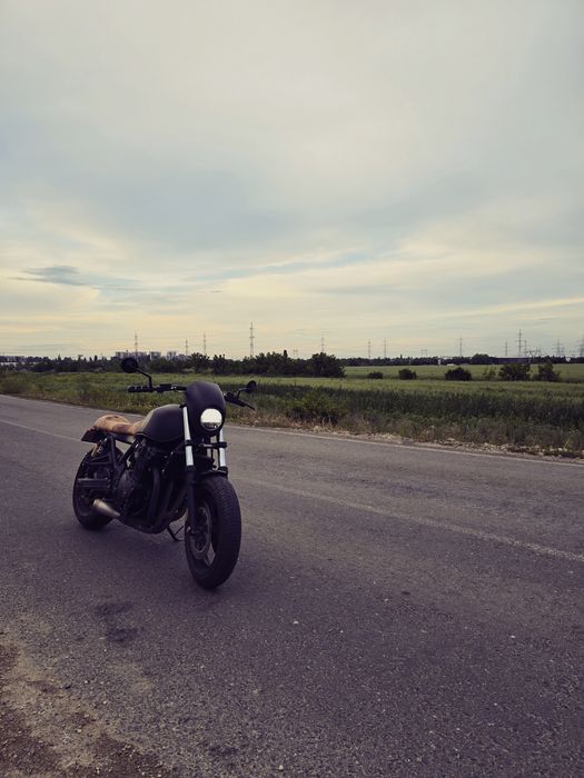 Suzuki 1200 cafe racer custom