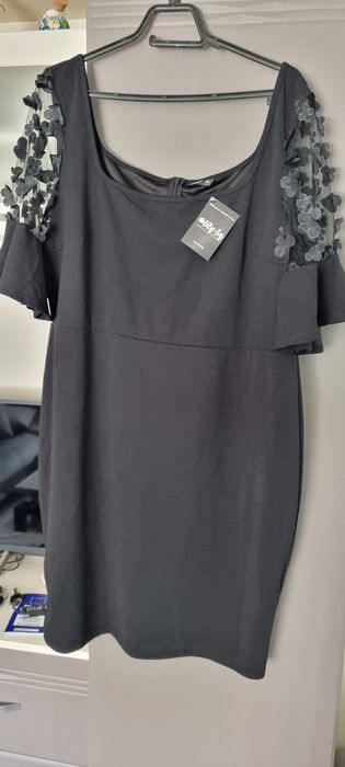 Чисто нова елегантна  рокля