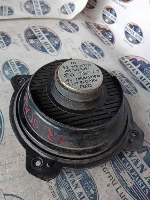 boxa dreapta spate  audi a4