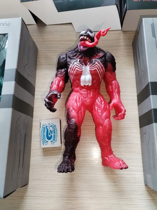 Необычные игрушки супергерои