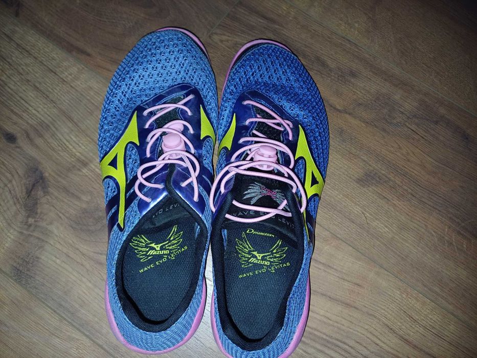 Маратонки Mizuno Wave Evo Levitas и Joma