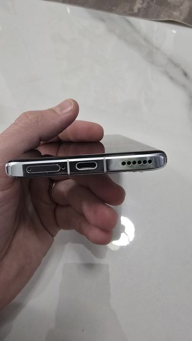 Vând Honor Magic 4 Pro - 256GB - Stare Excelentă (Puțin utilizat)