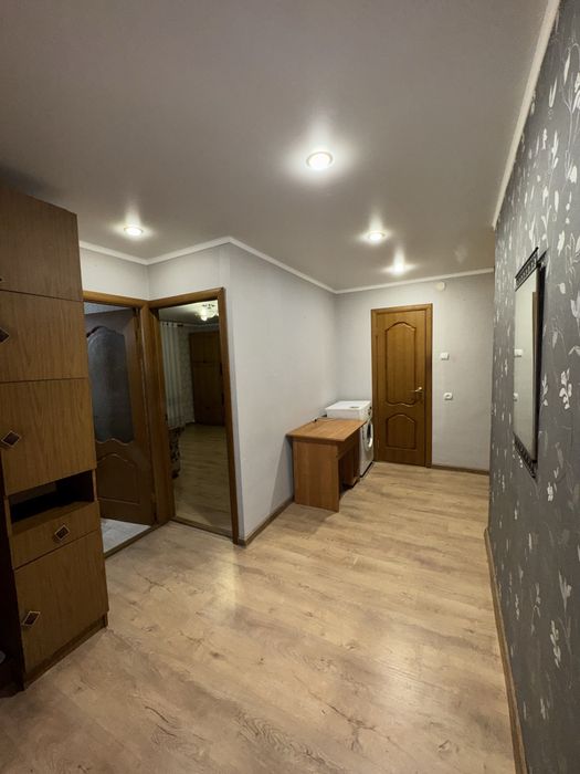 Продам 2 комнатную  квартиру