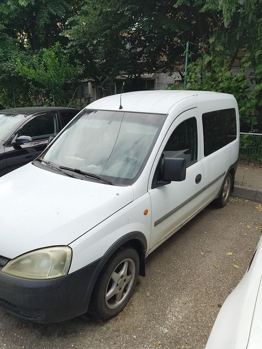 Vând Opel combo cu gpl