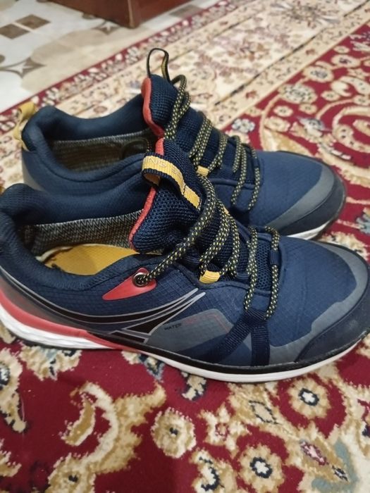 Кроссовки для повседневной ходьбы