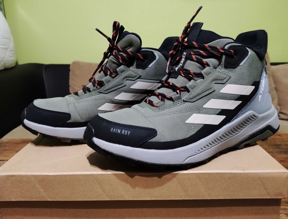 Мъжки високи маратонки adidas terrex anylander