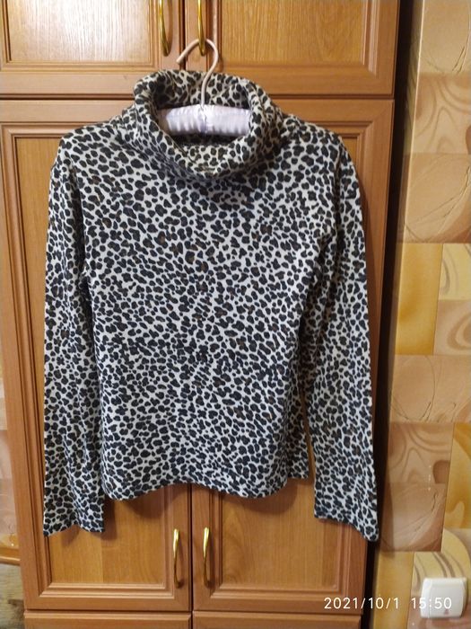 Кофточки разные.