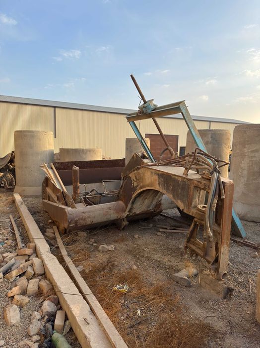 Продаётся Трактор Т-150, плуг и скрепер комплект