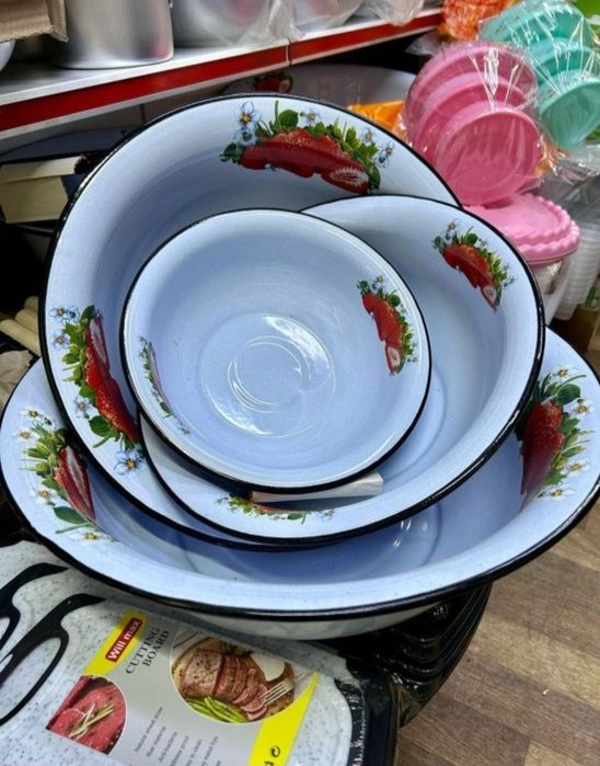 Табақ сатылады. 4 табақ жиынтығы. Көлемі 12л 7л 5л 2л. Қорапта. Жаңа.