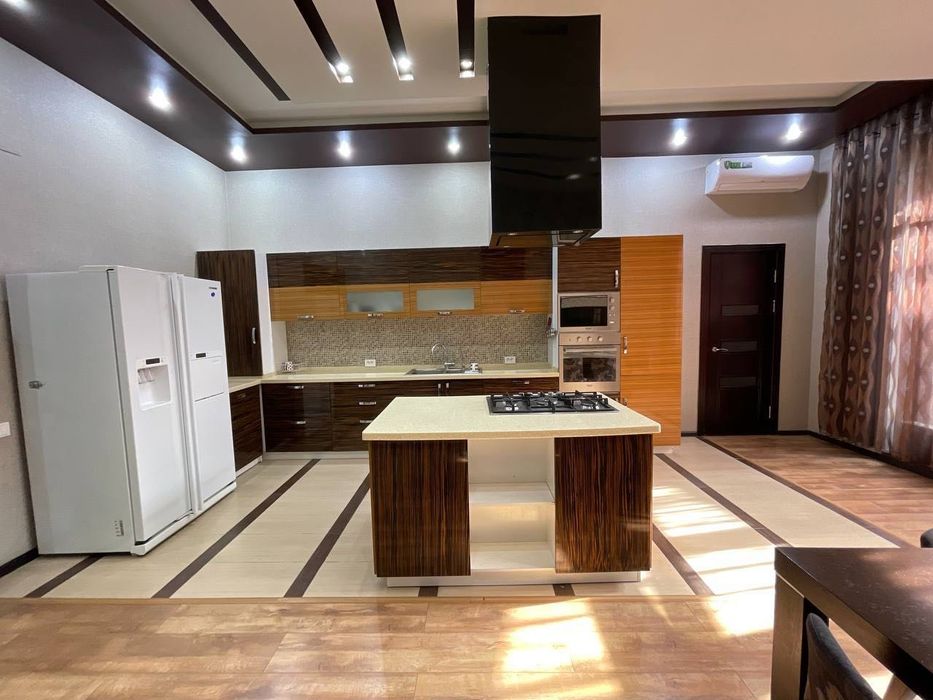 Евро дом махаля Ивлева под коммерцию и проживание с бассейном