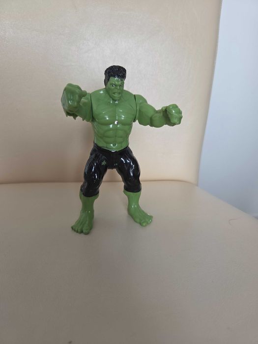 Figurina supererou