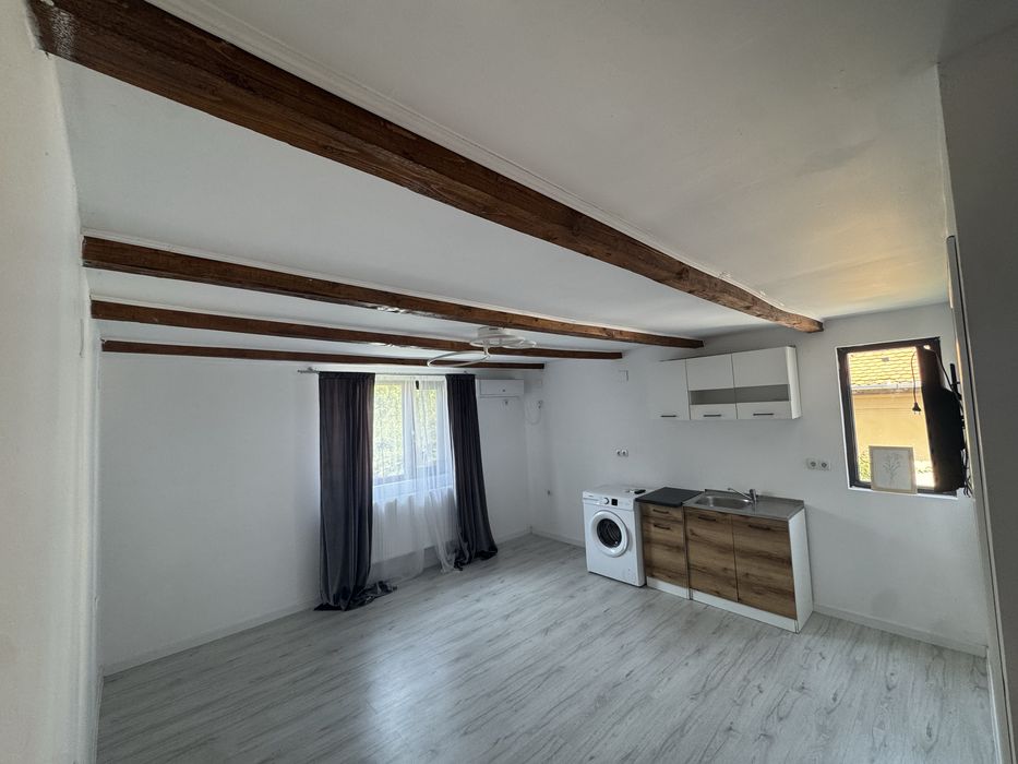5 spatii comerciale/ Rusidava