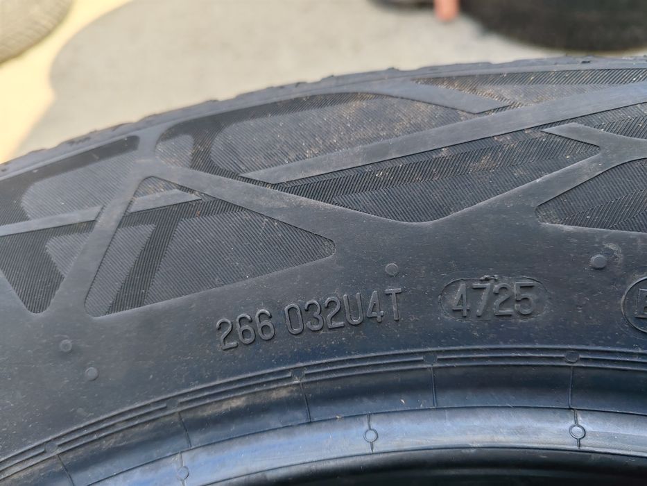 215/60/18- Continental