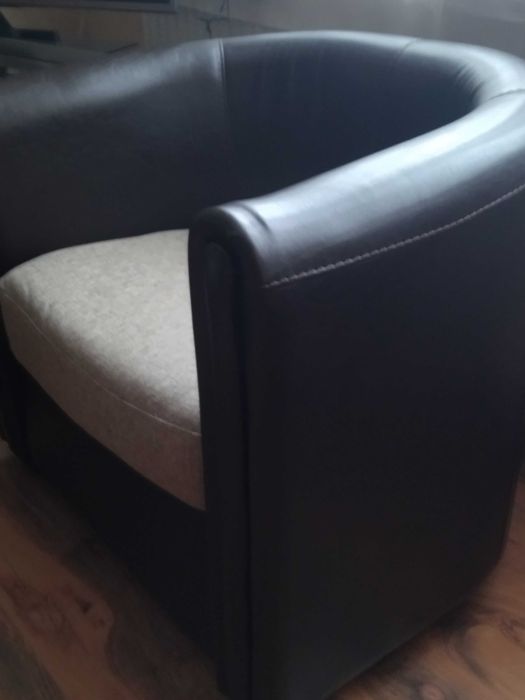 Фотьойли с кожена тапицерия