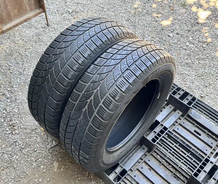 2бр.ЗИМНИ ГУМИ Bridgestone 215/65/16C DOT1524 за бус Sprinter,Crafter