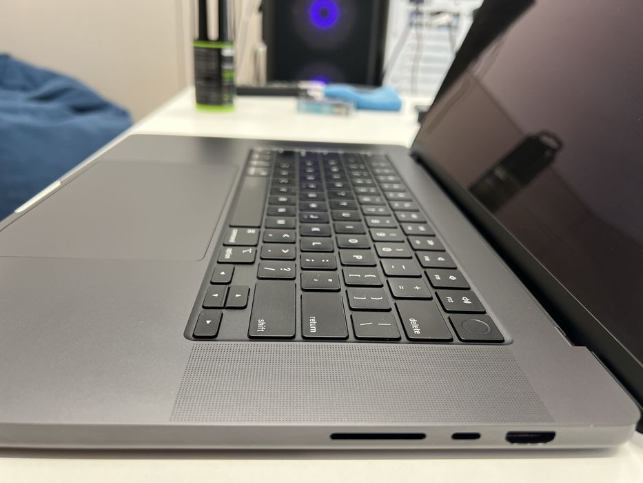 Macbook M3 Pro 16 32ОЗУ/512SSD