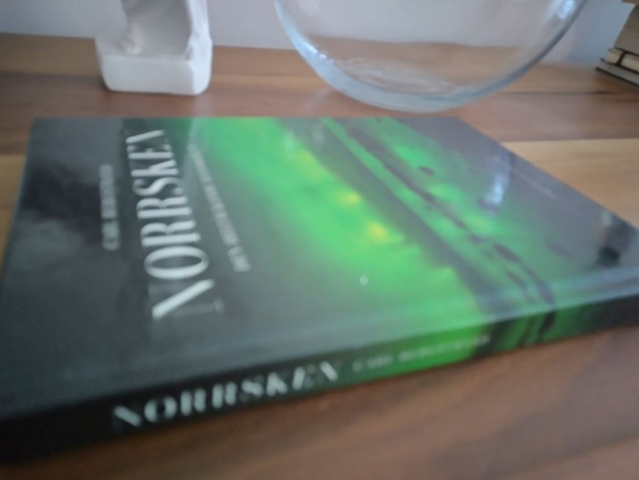книга Енциклопедия справочник за Северното сияние