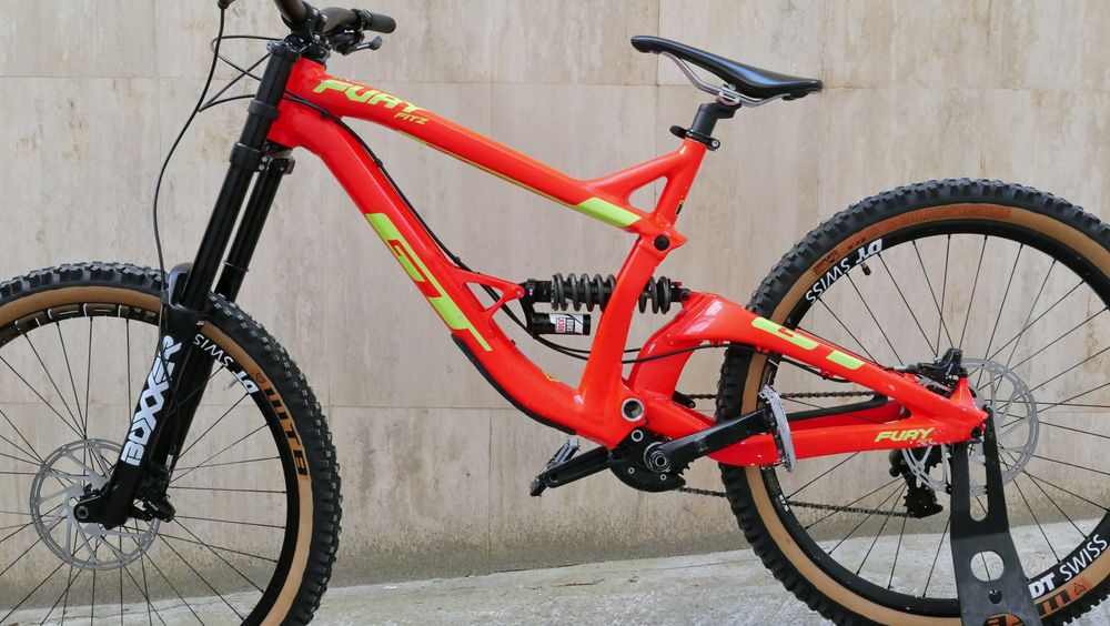 GT Fury Fitz DH 27.5 Boxxer 200 ход, SRAM GX, DT Swiss
