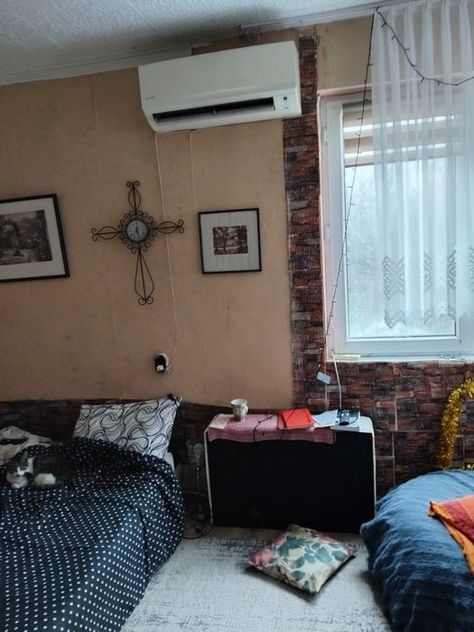 Етаж от къща с двор и гараж в център