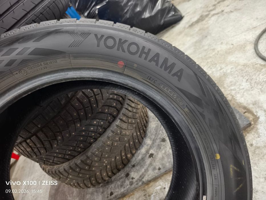 Yolohama 235/55R18