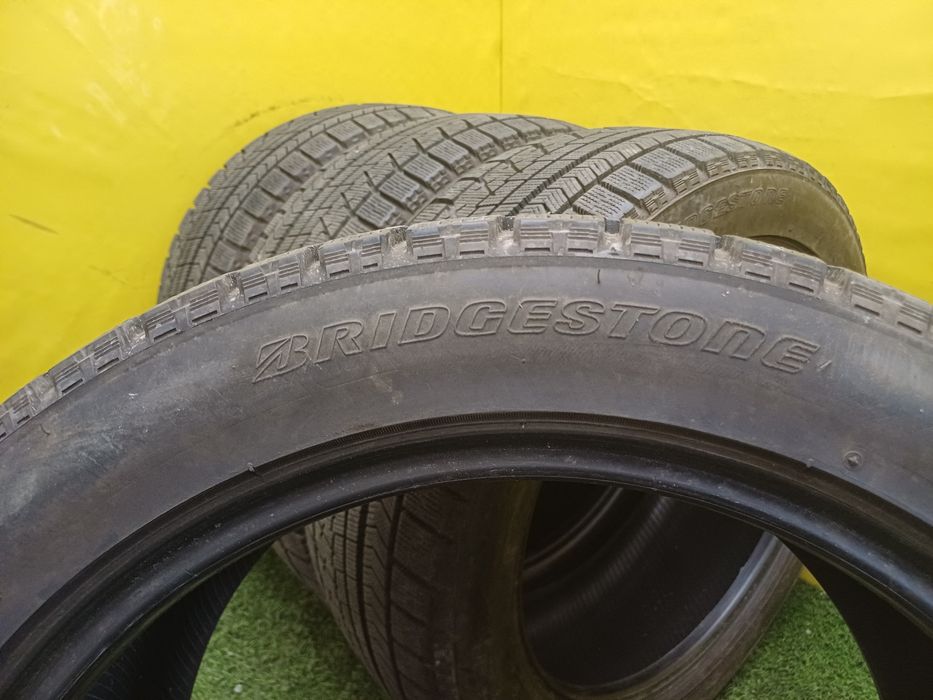 Шины 235 45 R17 BRIDGESTONE комплект
