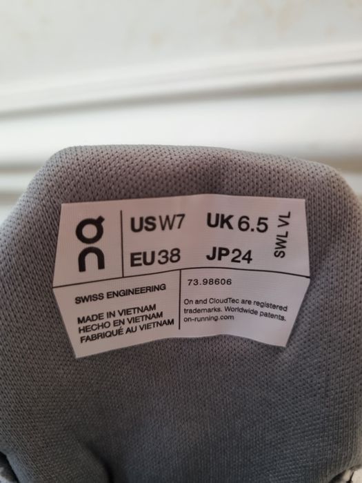 Продам новые крассовки