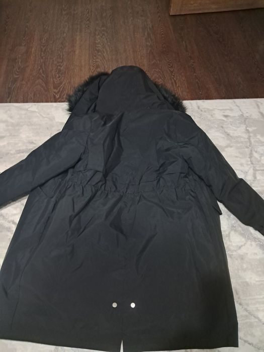 Продам куртки зимние.