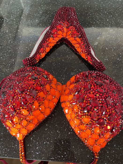 Costum competitional bikini fitness nou cu eticheta