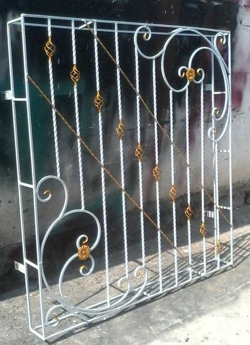 Решетка на окна и на балкон