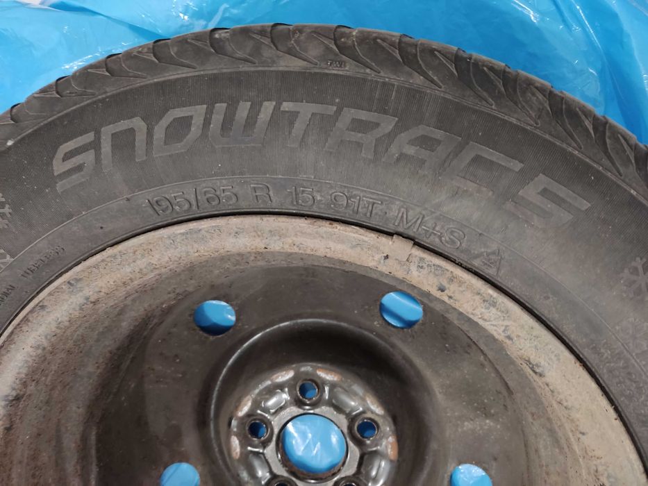 Джанти 15 5х100 със зимни гуми Vredestein Snowtracs 195/65/15