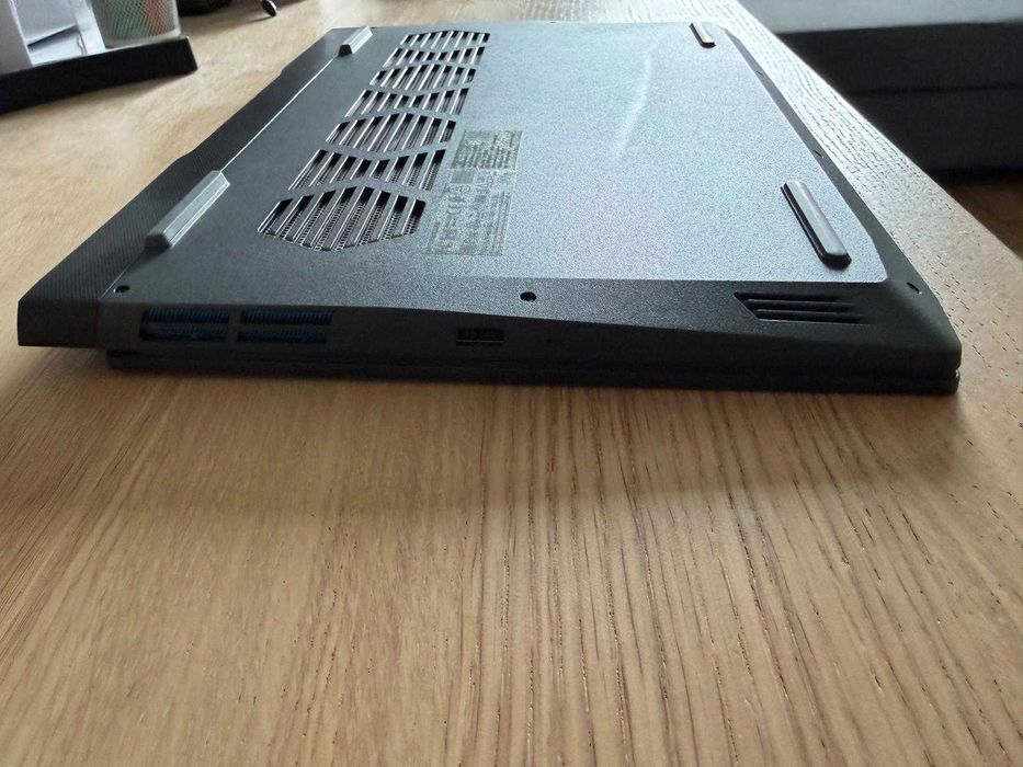 Laptop gaming Lenovo (15ARH7) AMD Ryzen™ 5 6600H 4.50 GHz, NVIDIA RTX™ 3050 4GB GDDR6, Memorie 16GB DDR5, SSD 512GB  15.6" 120Hz
